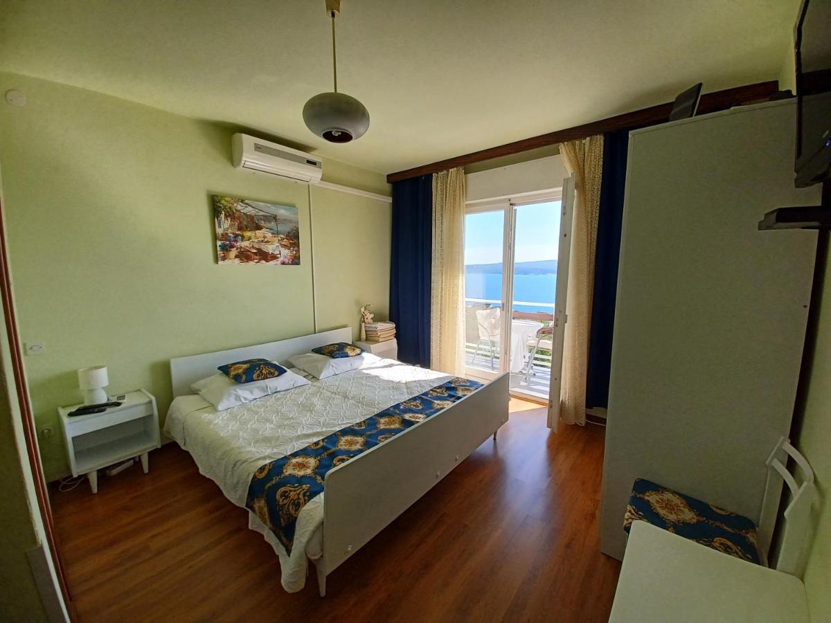 Guest House Djurdjica Dramalj Bagian luar foto