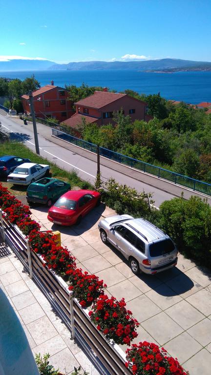Guest House Djurdjica Dramalj Bagian luar foto