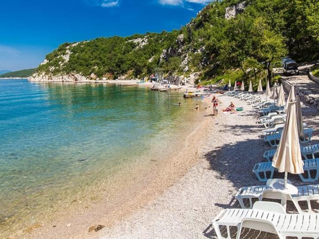 Guest House Djurdjica Dramalj Bagian luar foto
