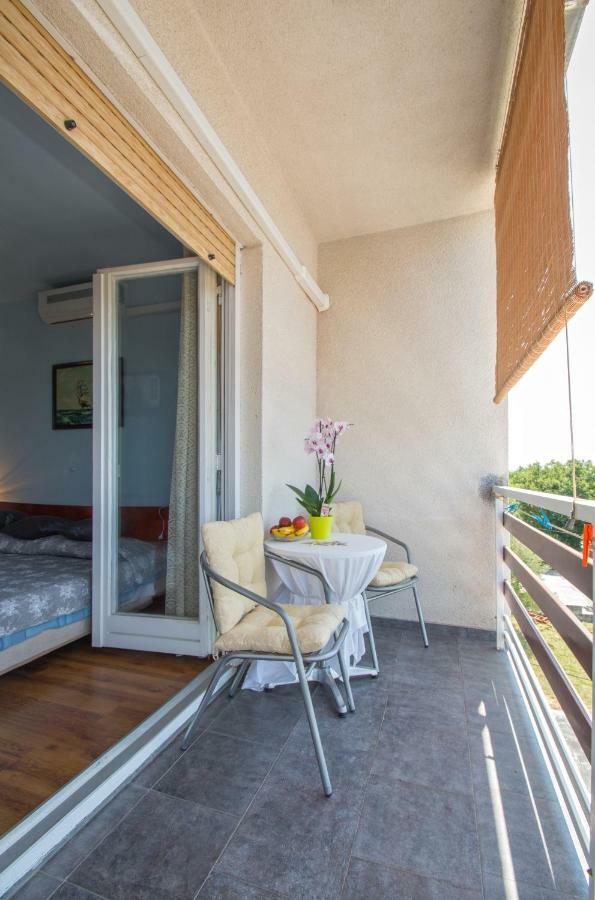 Guest House Djurdjica Dramalj Bagian luar foto