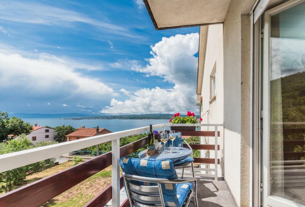 Guest House Djurdjica Dramalj Bagian luar foto
