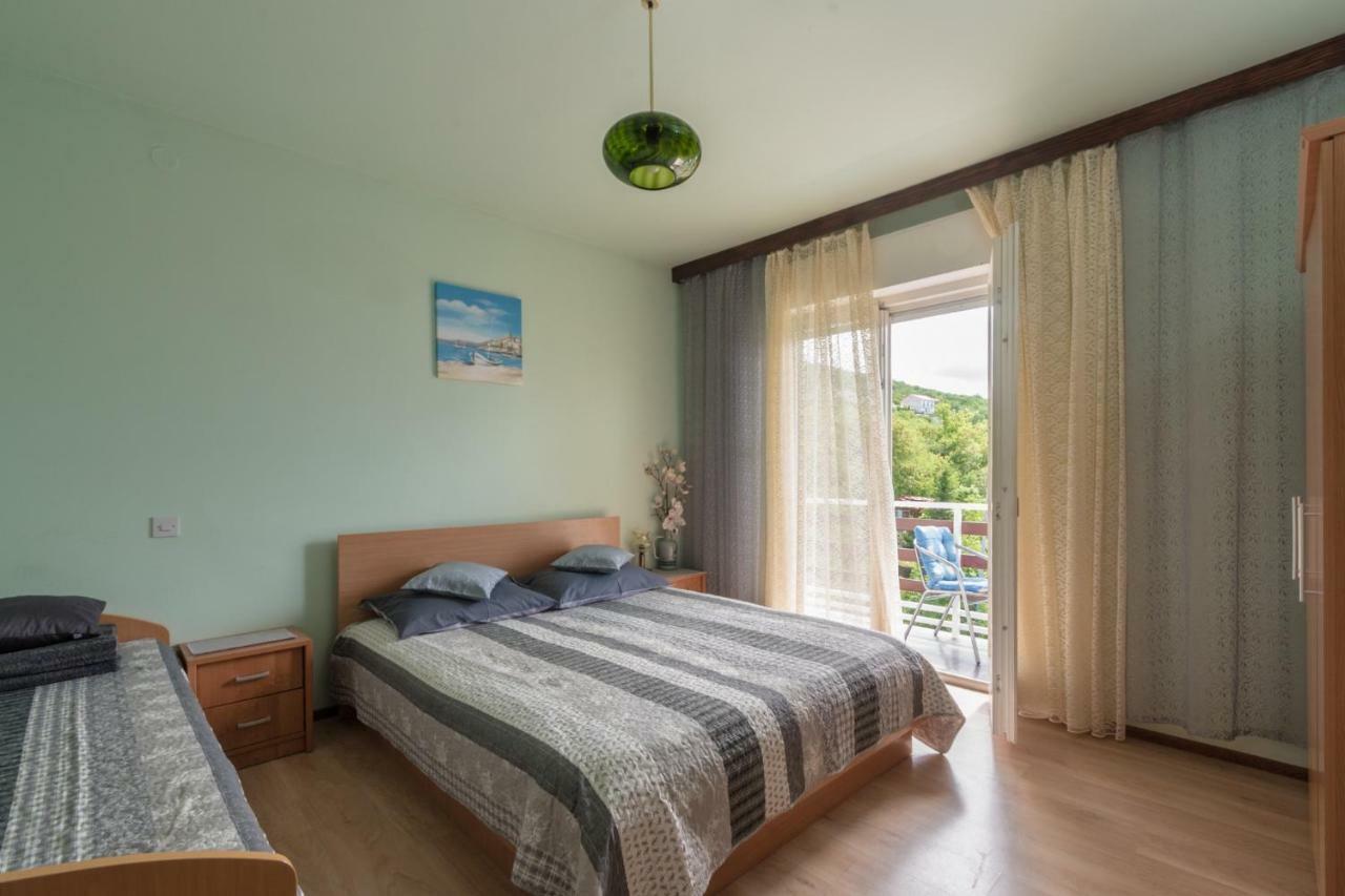 Guest House Djurdjica Dramalj Bagian luar foto