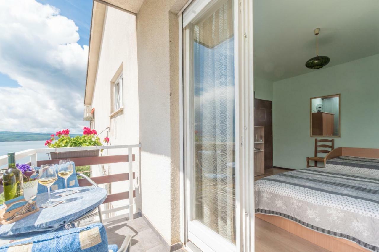 Guest House Djurdjica Dramalj Bagian luar foto